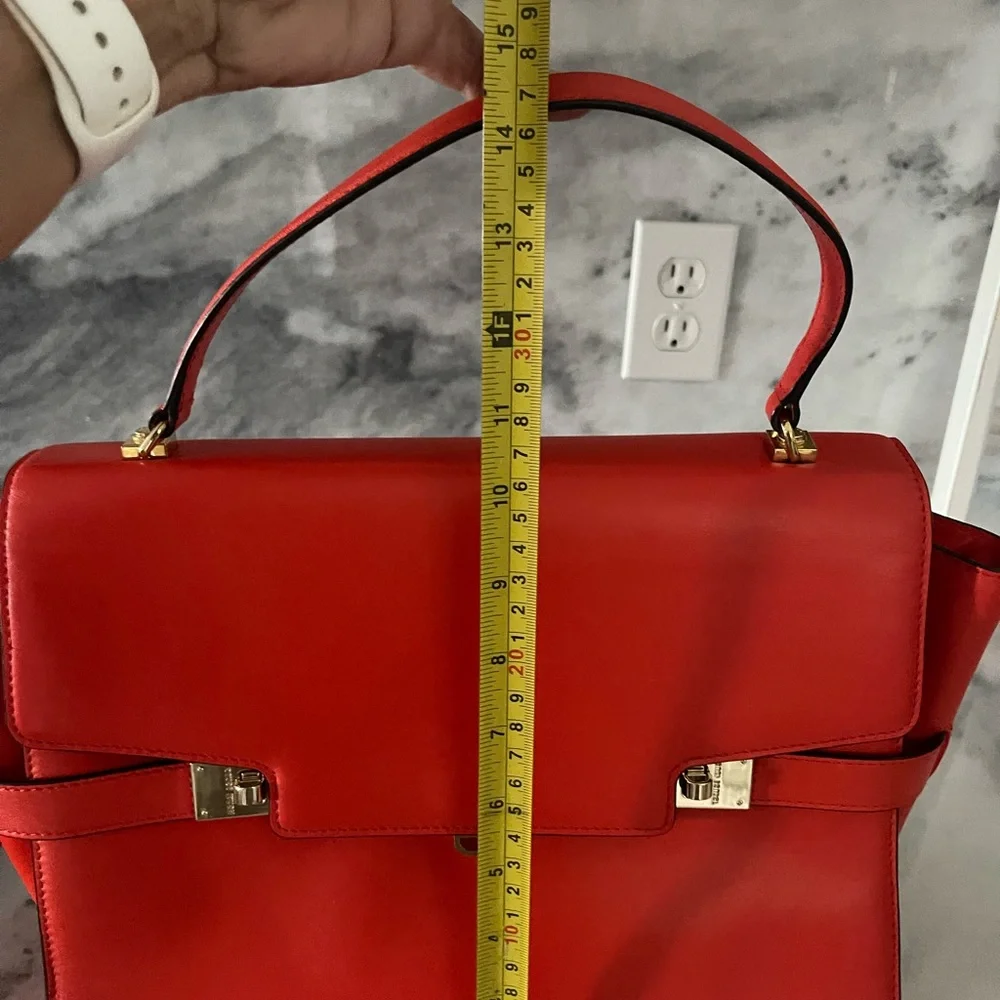 Elegant Red Leather Handbag - Picture 3 of 9